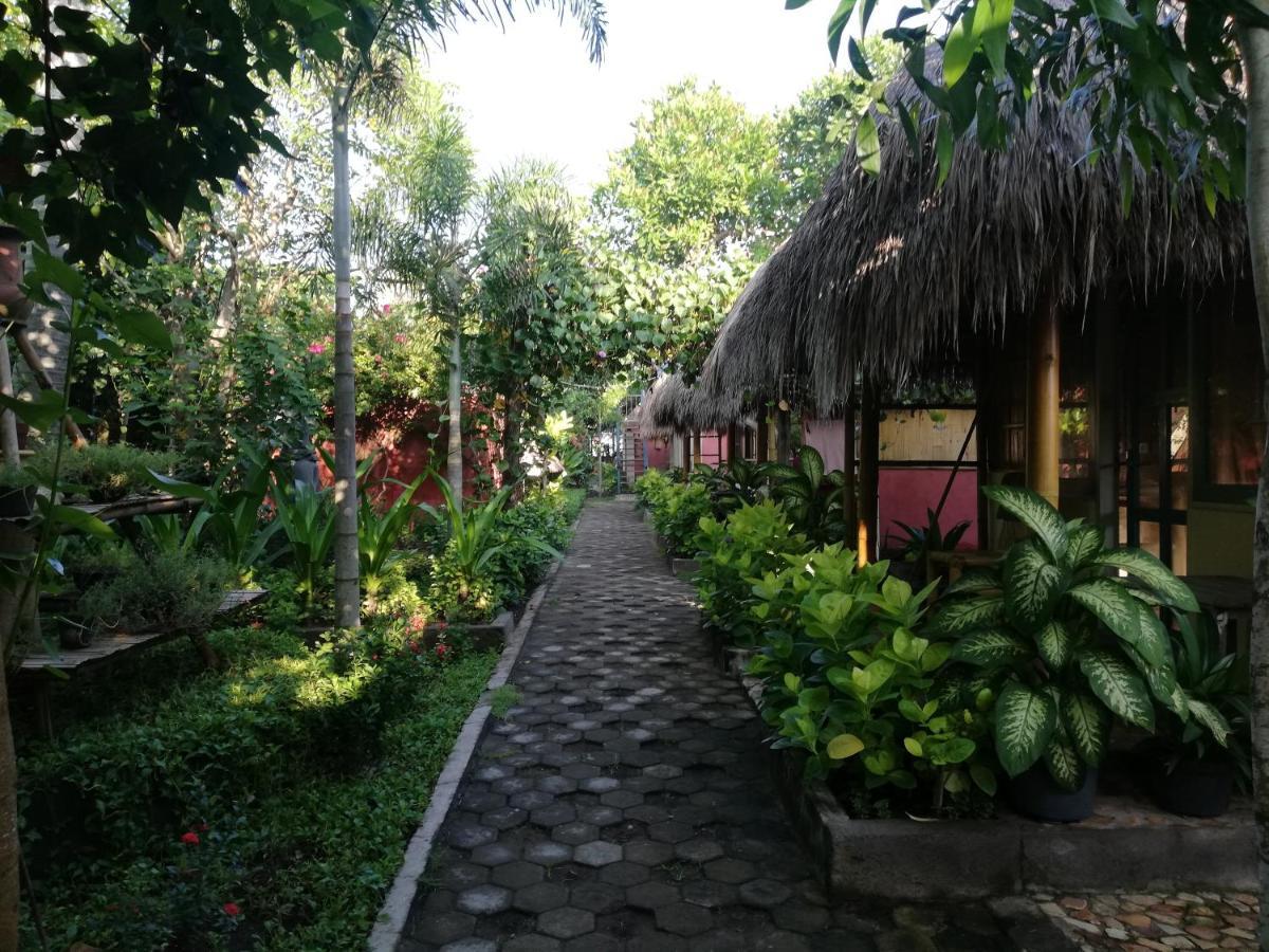 ホテル Lombok Sunset Hideaway Lembar エクステリア 写真